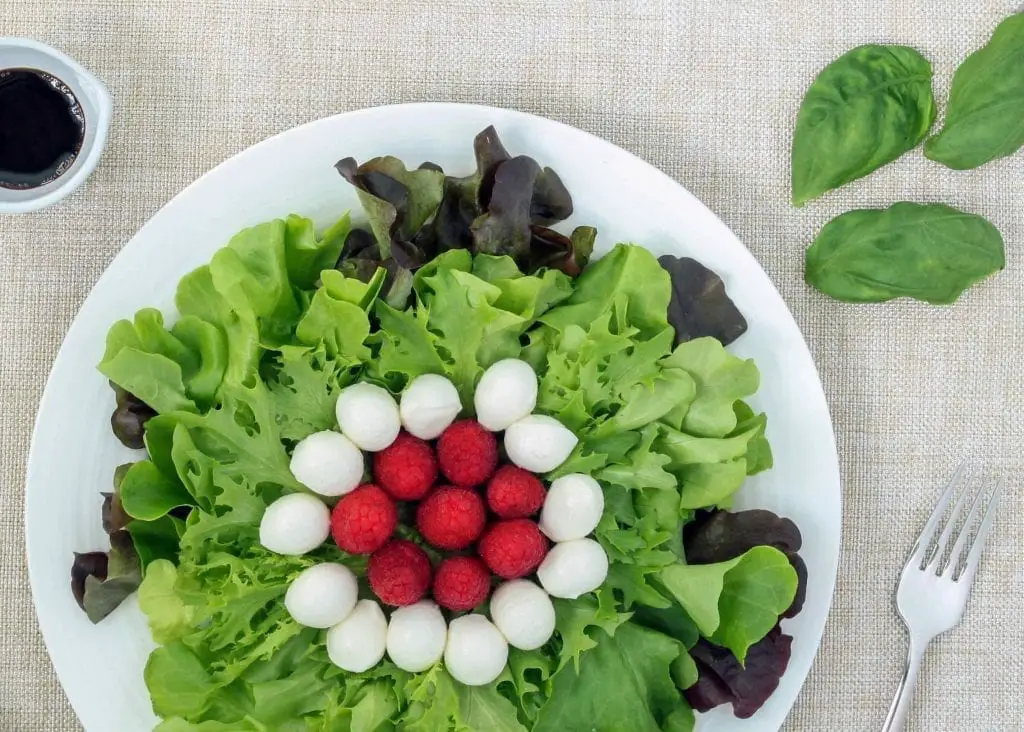 Summer Salads - RASPBERRY BOCCONCINI SALAD